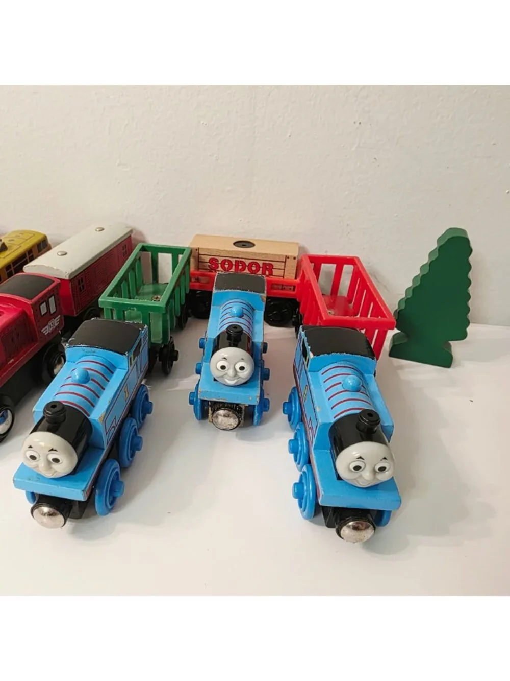 18 pc Mix Thomas & Friends Magnetic Wooden Train Engines Cars Toby Diesel Lady